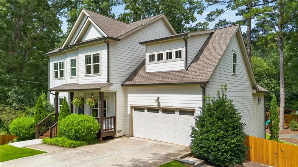 859 East Avenue Scottdale, GA 30079