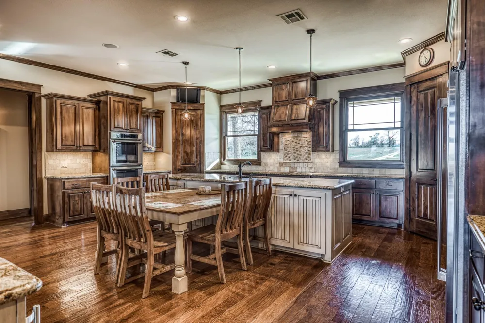 6892 Palm Rd Sealy, TX 77474