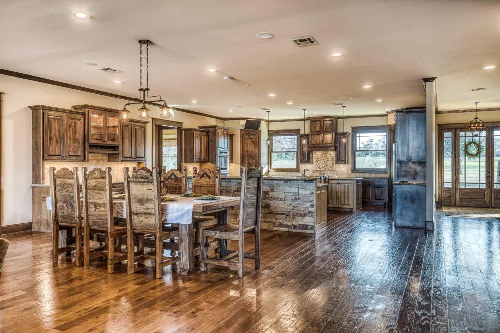 6892 Palm Rd Sealy, TX 77474