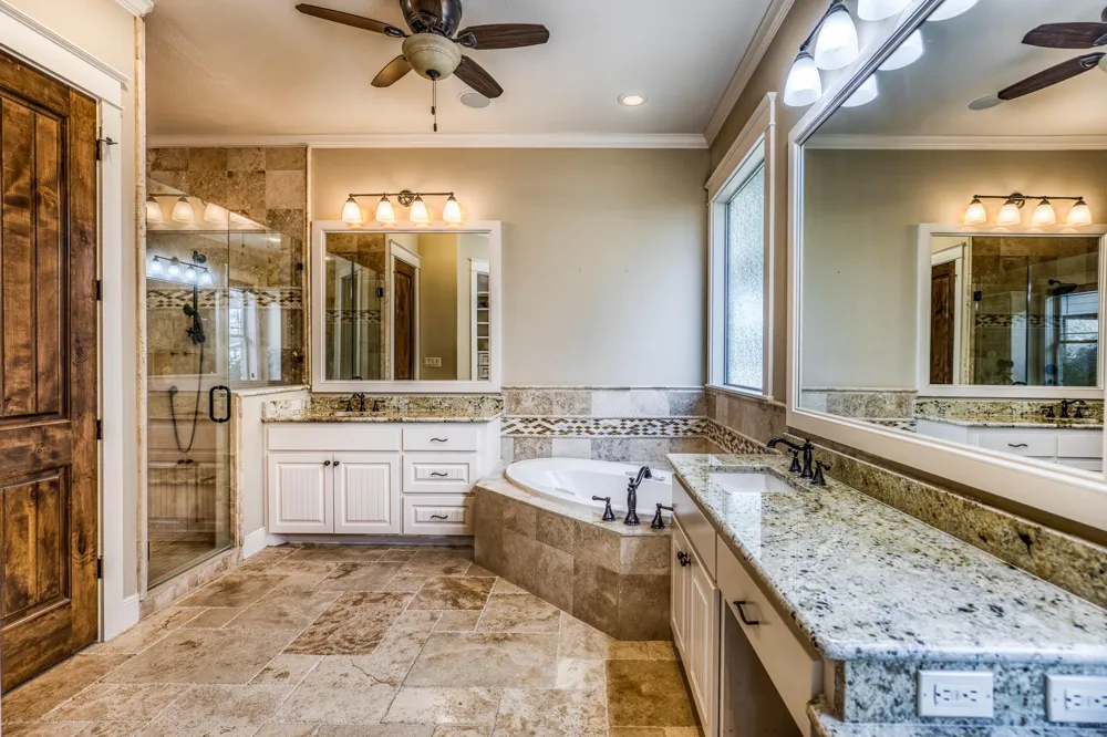 6892 Palm Rd Sealy, TX 77474
