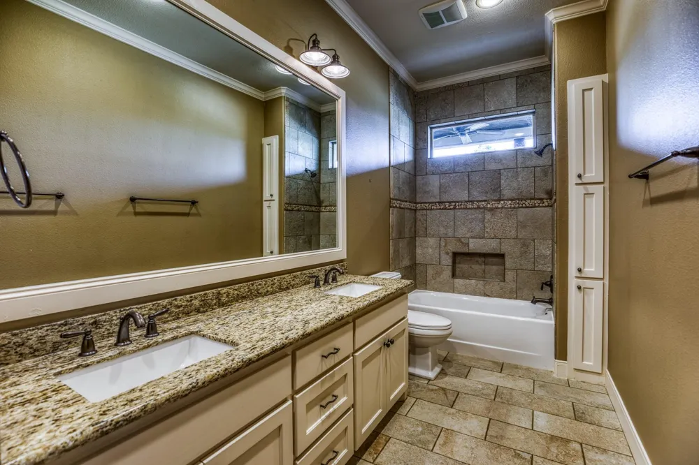 6892 Palm Rd Sealy, TX 77474