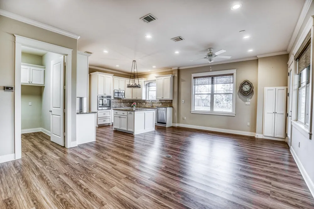 6892 Palm Rd Sealy, TX 77474