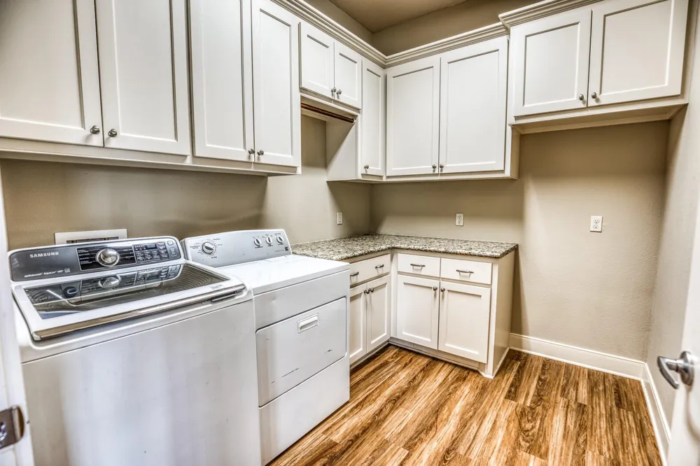 6892 Palm Rd Sealy, TX 77474