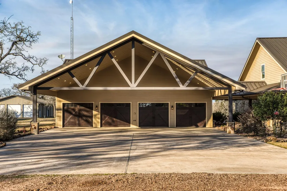 6892 Palm Rd Sealy, TX 77474