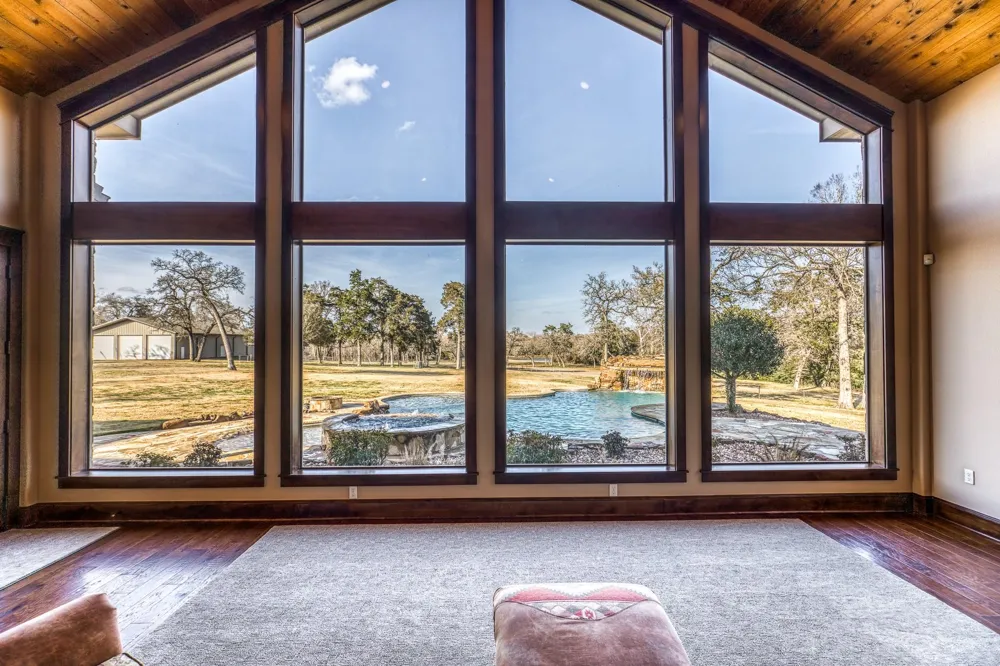 6892 Palm Rd Sealy, TX 77474