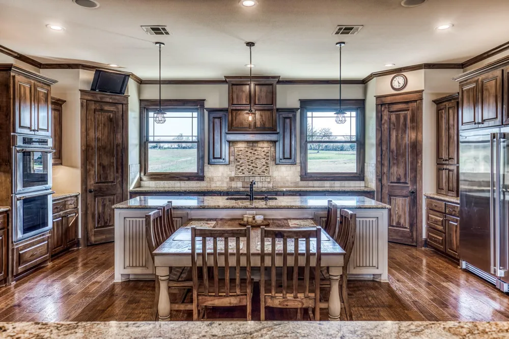 6892 Palm Rd Sealy, TX 77474