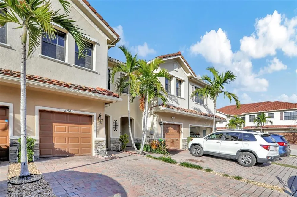5887 NW 56th Place #5887 Tamarac, FL 33319