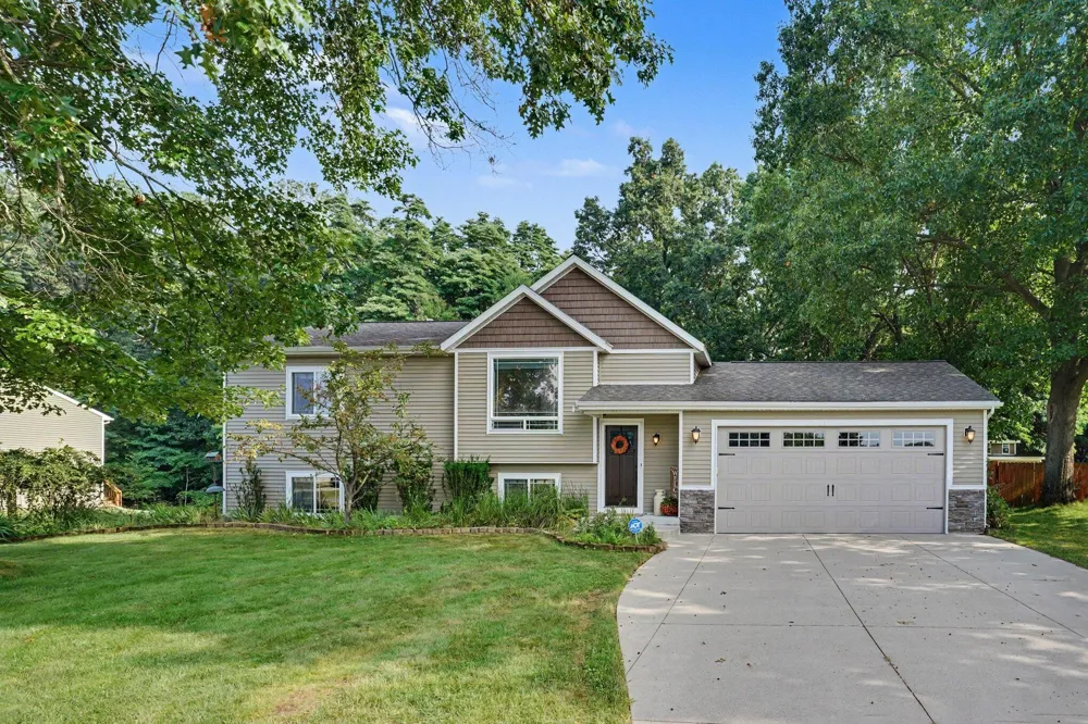 32190 Pinedale Lane Pine Grove Township, MI 49055