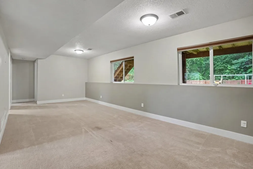 32190 Pinedale Lane Pine Grove Township, MI 49055