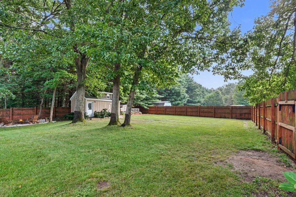 32190 Pinedale Lane Pine Grove Township, MI 49055