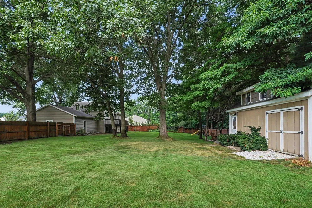 32190 Pinedale Lane Pine Grove Township, MI 49055