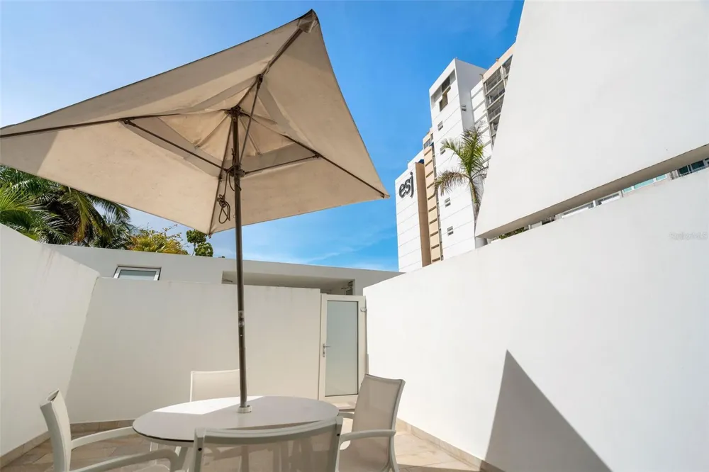 6165 ISLA VERDE AVE. #183 Carolina, PR 00979