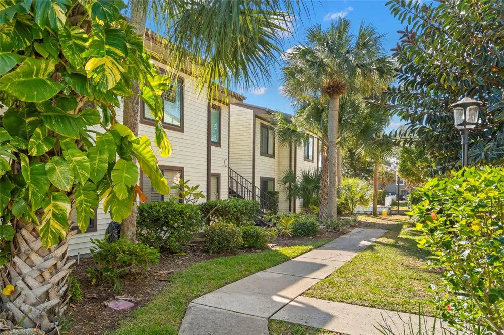 412 MOORINGS COVE DRIVE #7H Tarpon Springs, FL 34689