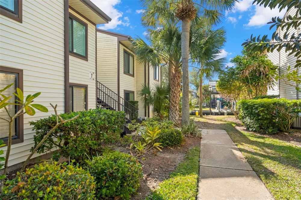 412 MOORINGS COVE DRIVE #7H Tarpon Springs, FL 34689