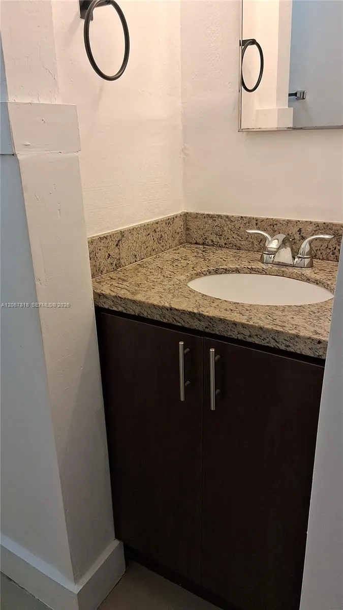 428 NE 82nd St #4E Miami, FL 33138