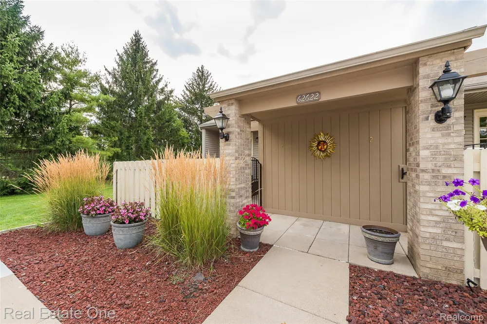 62622 RALEIGH COURT #1 South Lyon City, MI 48178