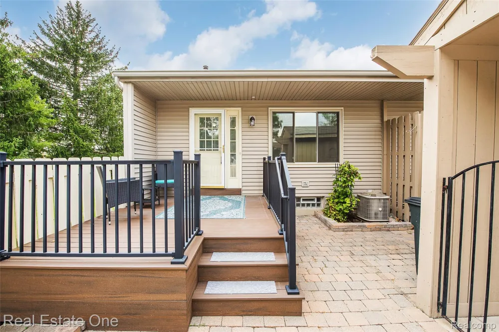 62622 RALEIGH COURT #1 South Lyon City, MI 48178