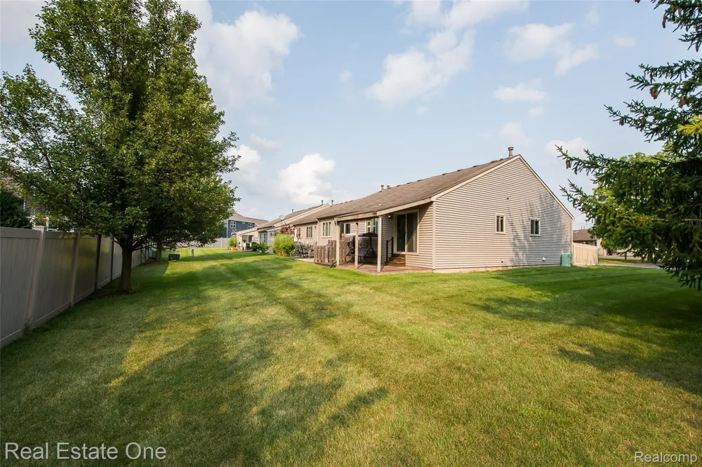 62622 RALEIGH COURT #1 South Lyon City, MI 48178