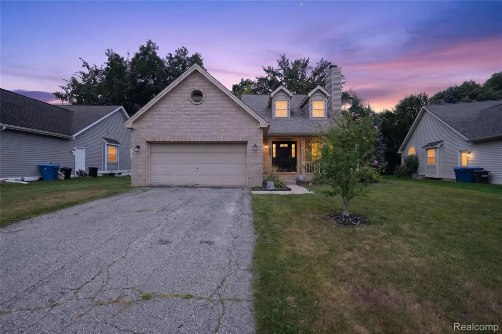 16130 Aspen Hollow Drive Fenton Charter Township, MI 48430