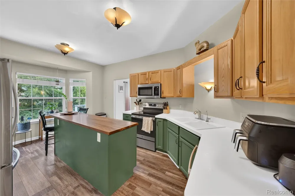 16130 Aspen Hollow Drive Fenton Charter Township, MI 48430