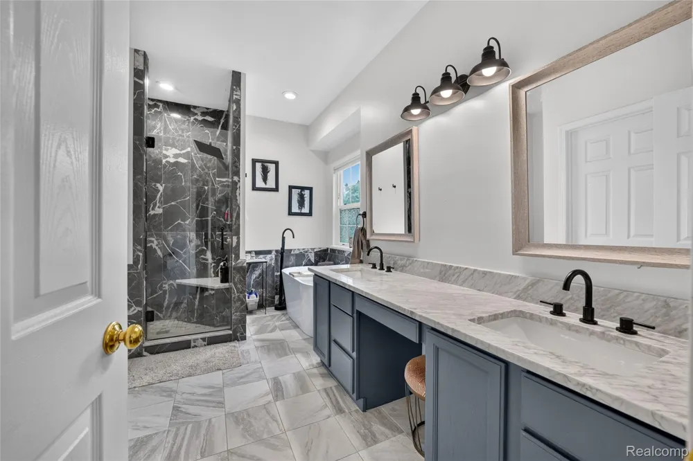 16130 Aspen Hollow Drive Fenton Charter Township, MI 48430