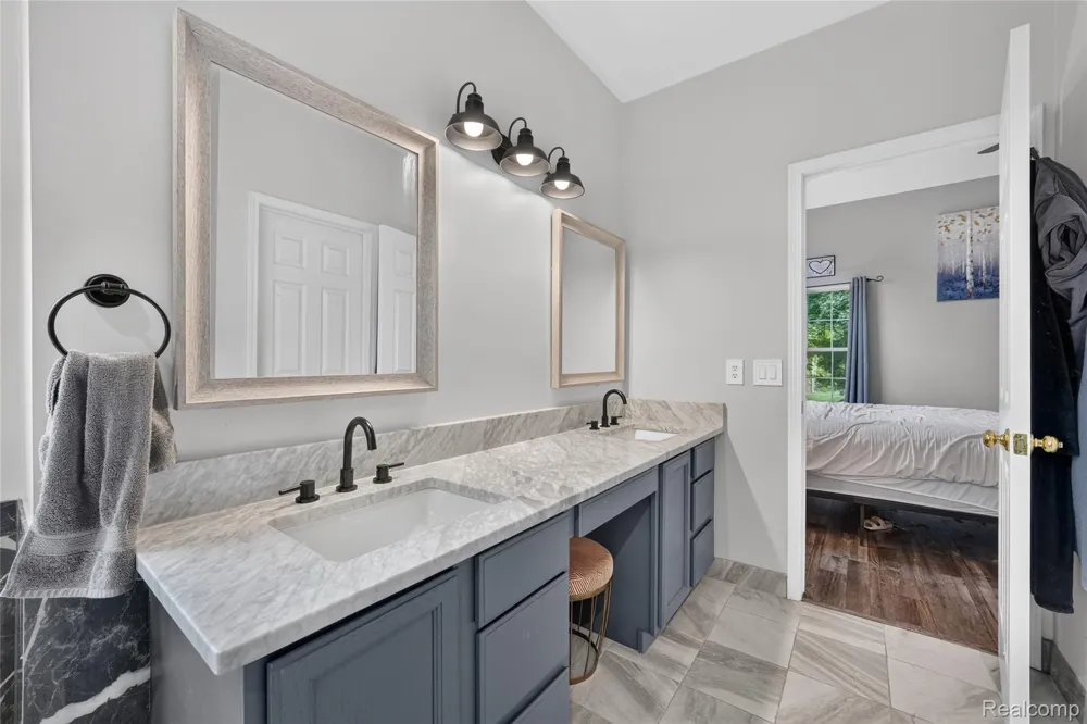 16130 Aspen Hollow Drive Fenton Charter Township, MI 48430