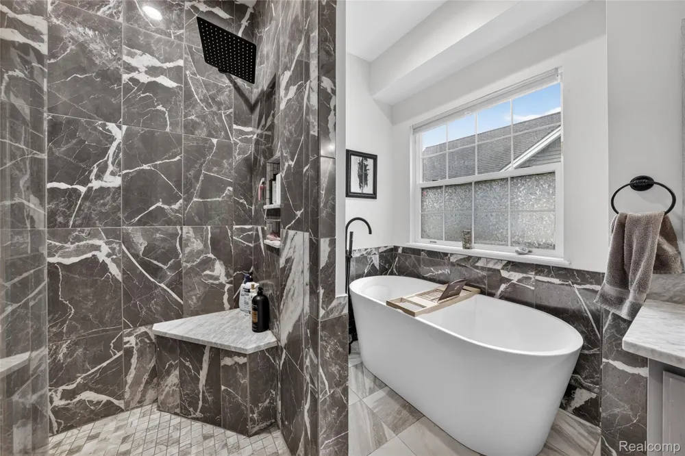 16130 Aspen Hollow Drive Fenton Charter Township, MI 48430
