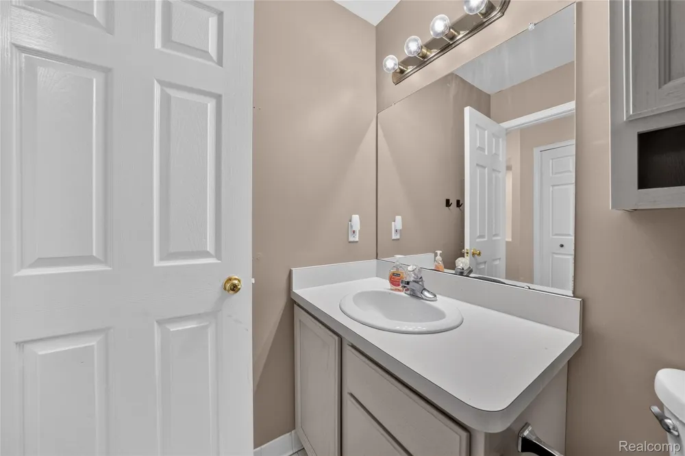 16130 Aspen Hollow Drive Fenton Charter Township, MI 48430