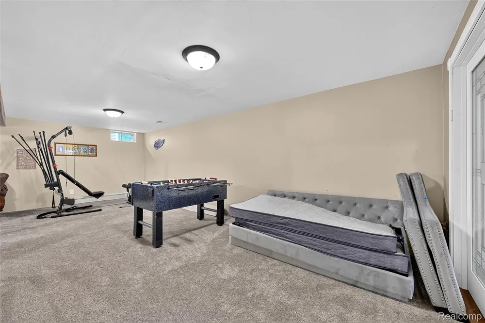 16130 Aspen Hollow Drive Fenton Charter Township, MI 48430
