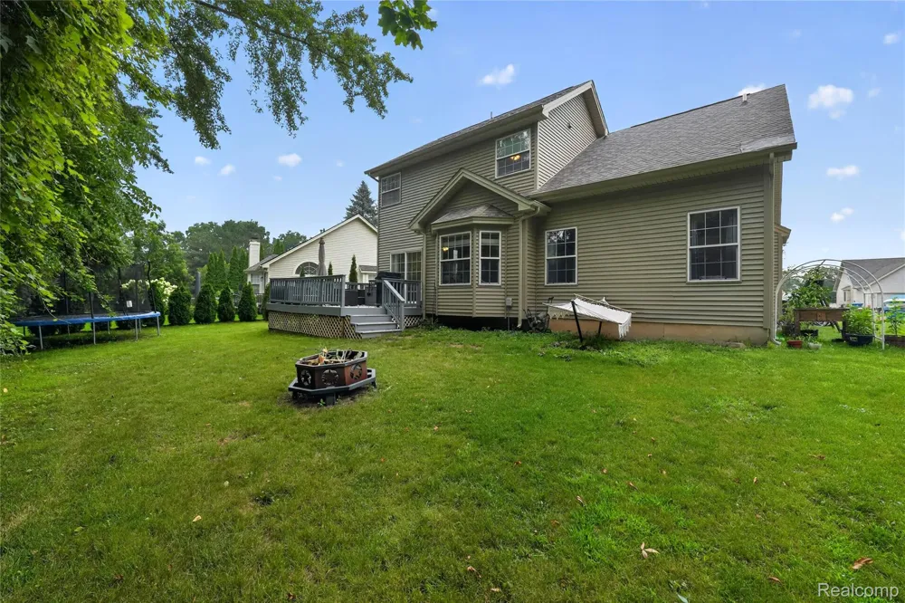16130 Aspen Hollow Drive Fenton Charter Township, MI 48430