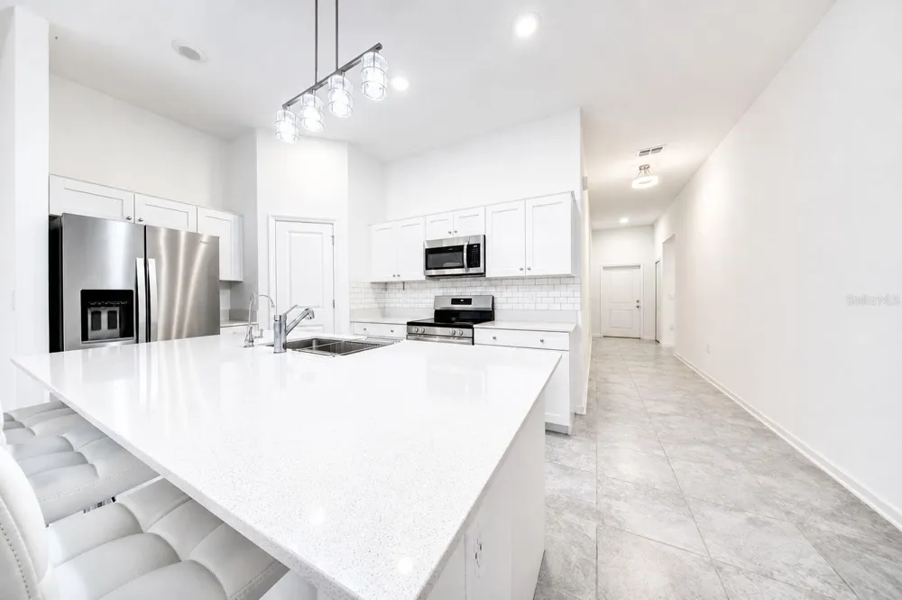 688 SAND PINE LN Haines City, FL 33844