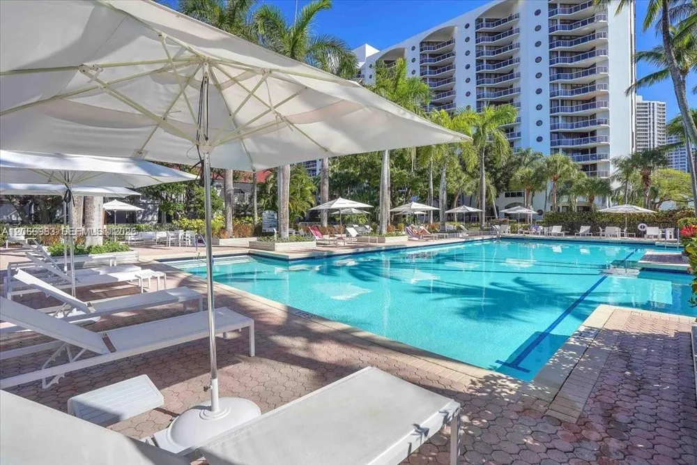 3610 Yacht Club Dr #514 Aventura, FL 33180