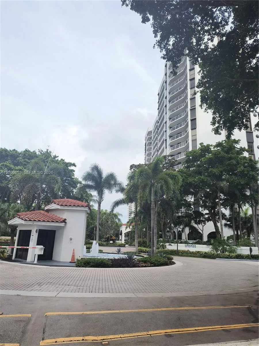3610 Yacht Club Dr #514 Aventura, FL 33180