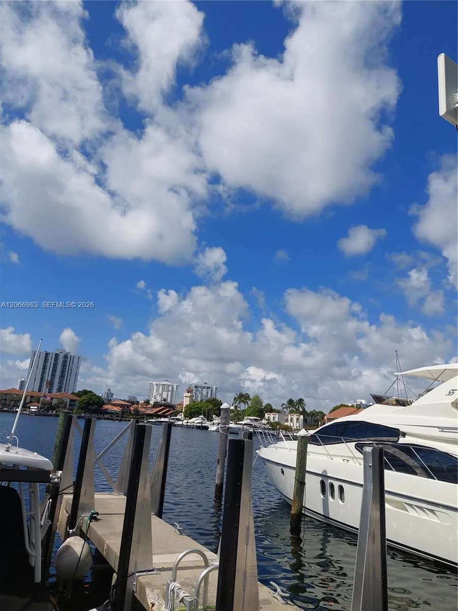 3610 Yacht Club Dr #514 Aventura, FL 33180