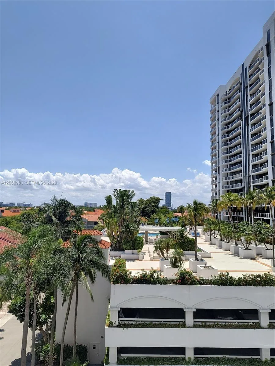 3610 Yacht Club Dr #514 Aventura, FL 33180