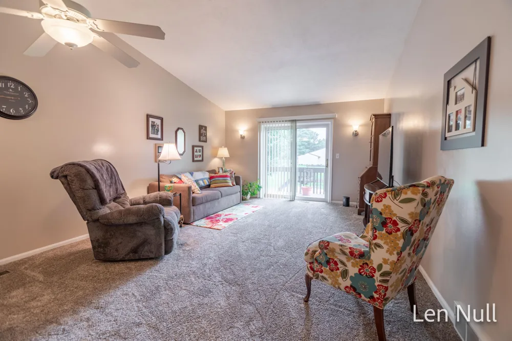 2742 Stonebluff Drive SW Wyoming, MI 49519