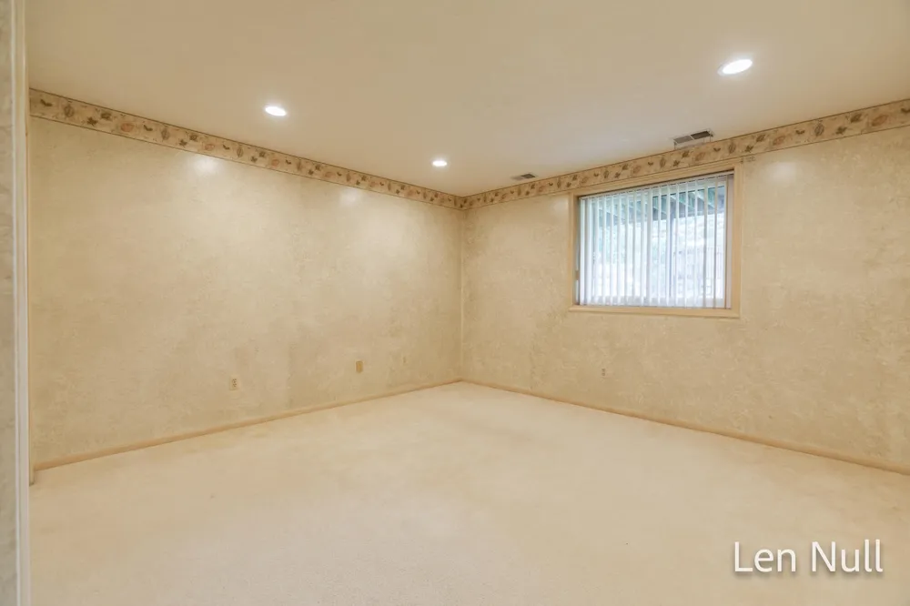 2742 Stonebluff Drive SW Wyoming, MI 49519