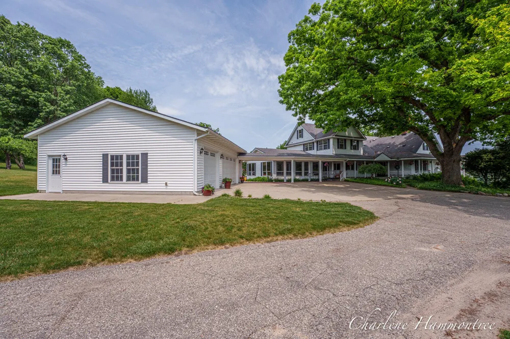9111 Summit Avenue NE Rockford, MI 49341