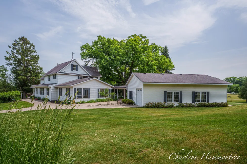 9111 Summit Avenue NE Rockford, MI 49341