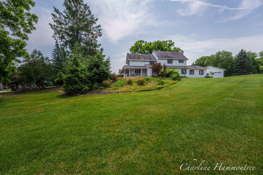 9111 Summit Avenue NE Rockford, MI 49341