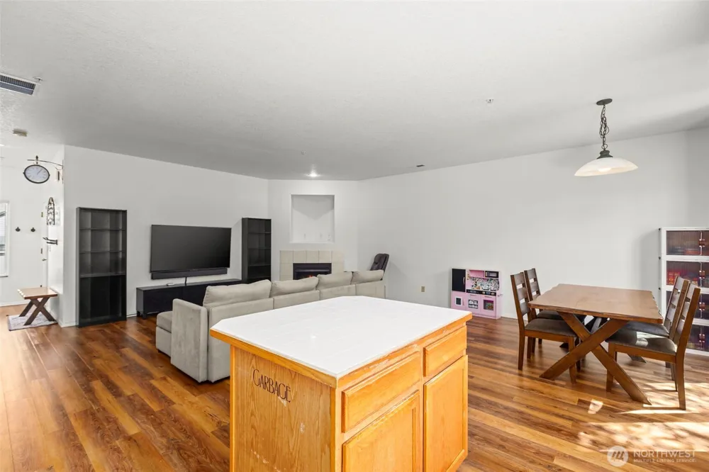 3418 NW 30th Circle Camas, WA 98607
