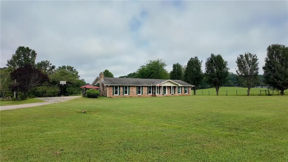 12621 Highway 142 Oxford, GA 30054