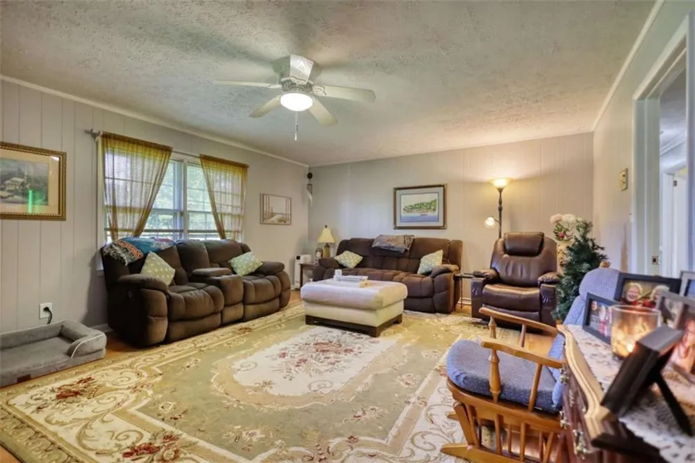 12621 Highway 142 Oxford, GA 30054