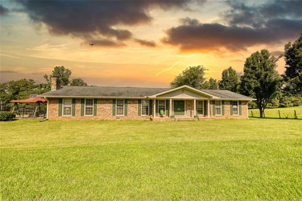 12621 Highway 142 Oxford, GA 30054