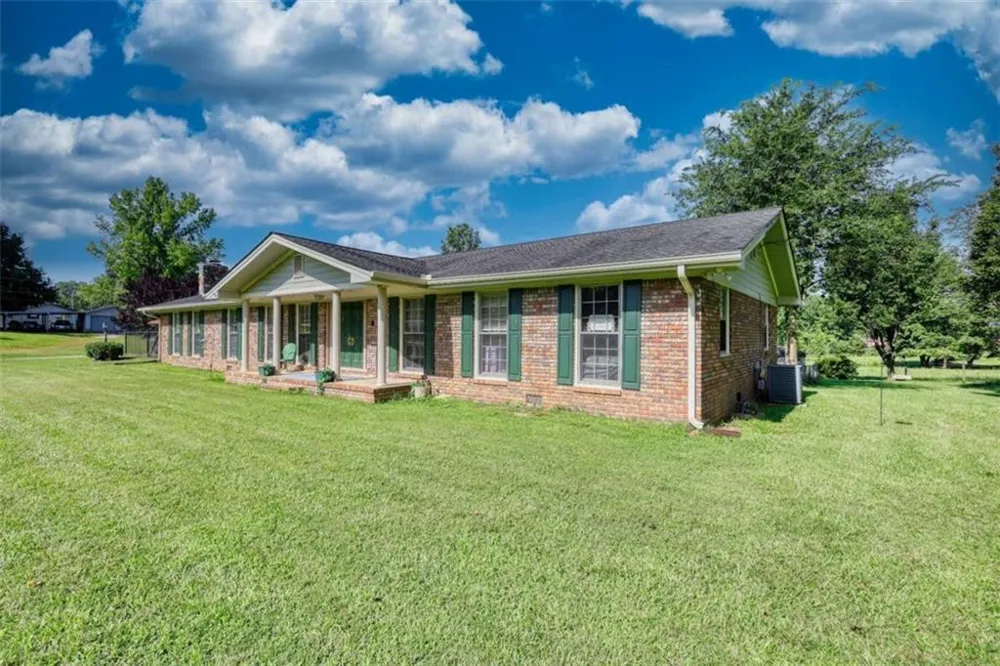 12621 Highway 142 Oxford, GA 30054