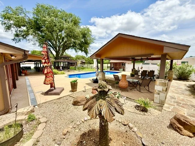 1608 FM 1616 Athens, TX 75751