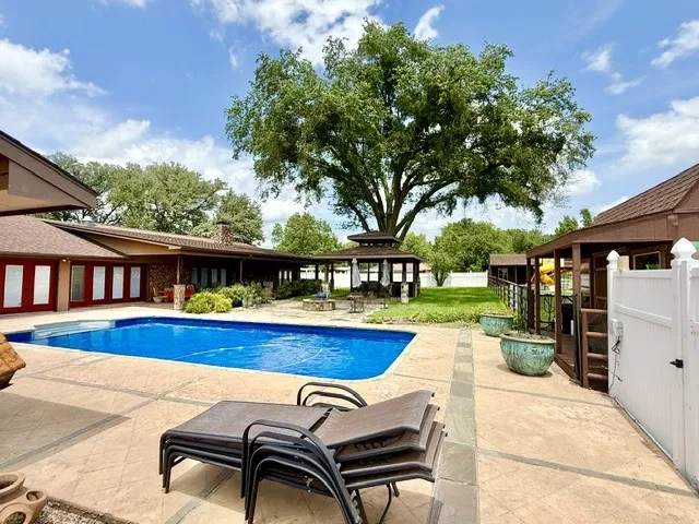1608 FM 1616 Athens, TX 75751
