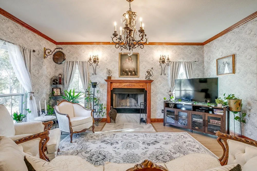 194 County Road 3551 Paradise, TX 76073