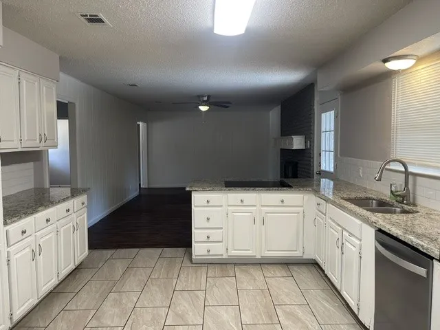 2232 Shady Brook Drive Bedford, TX 76021