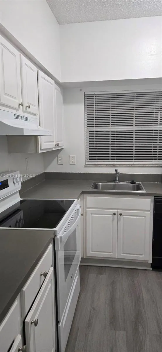 2091 NW 96th Ter #13M Pembroke Pines, FL 33024